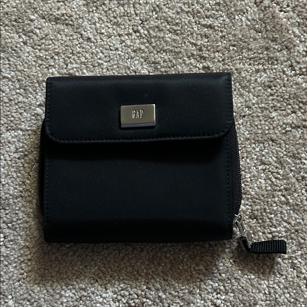 GAP Classic Black Wallet